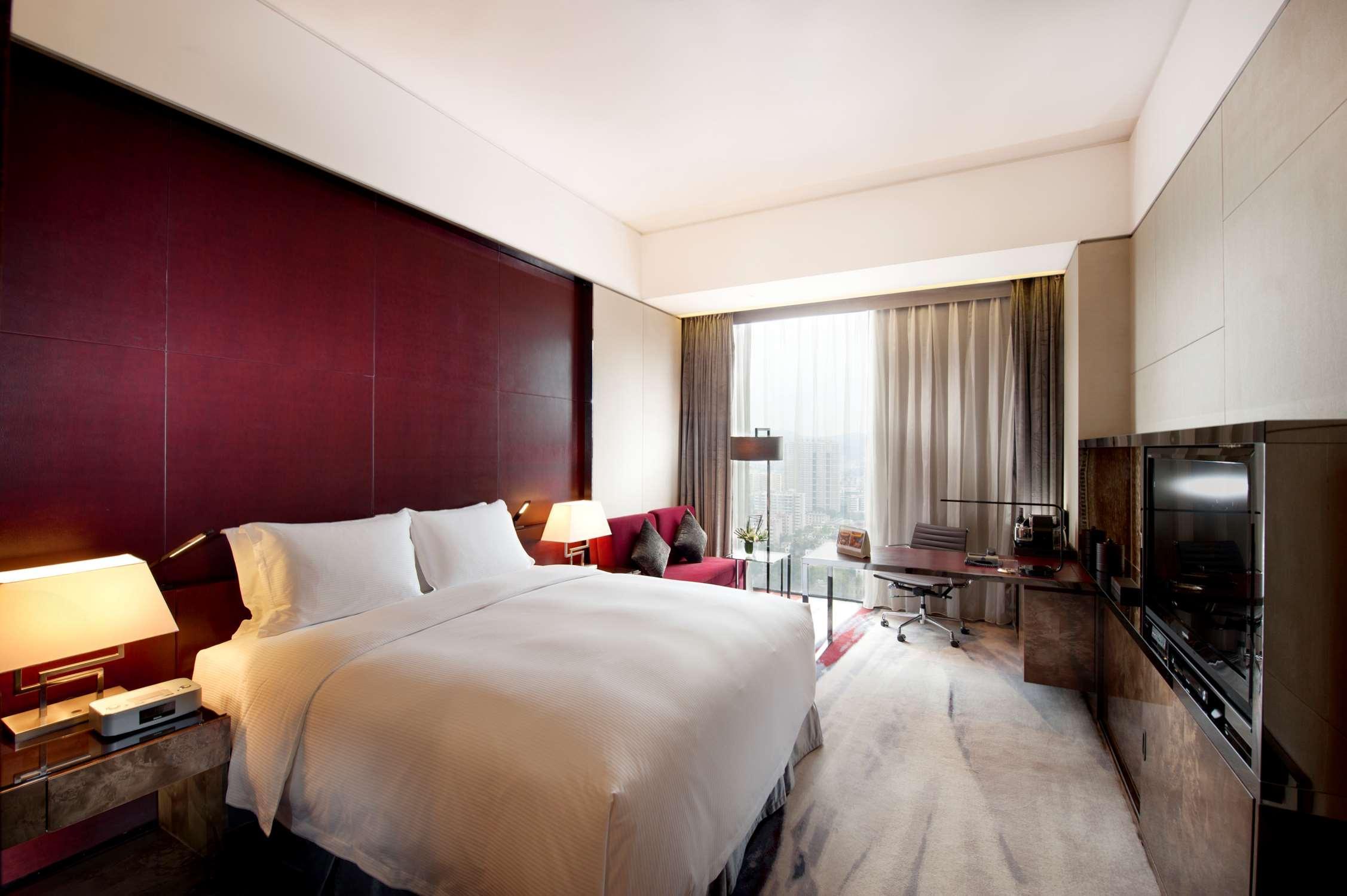 Hilton Guangzhou Tianhe - Free Shuttle Bus And Registration Counter Available During Canton Fair Period Zimmer foto Deluxe Room