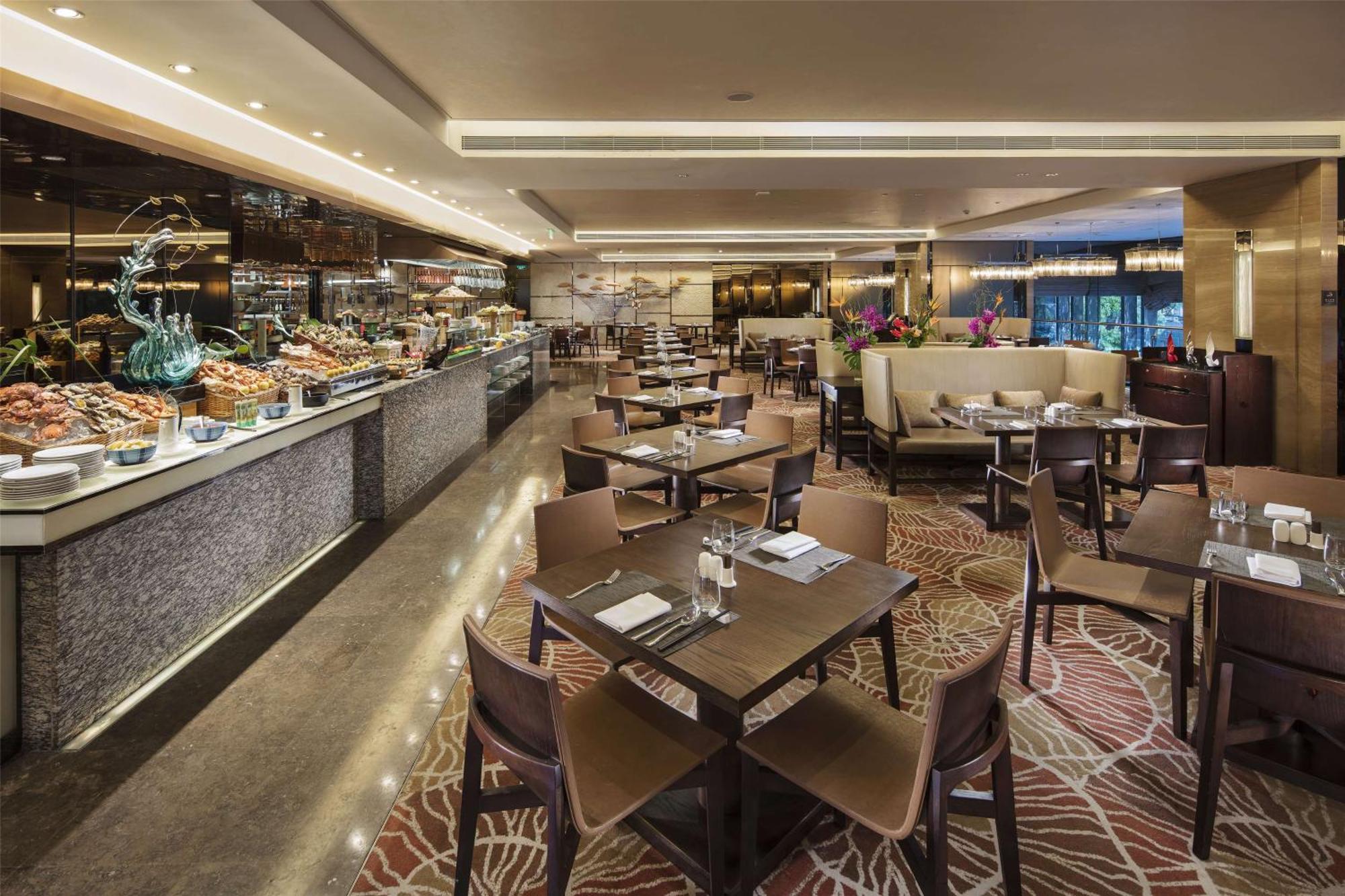 Hilton Guangzhou Tianhe - Free Shuttle Bus And Registration Counter Available During Canton Fair Period Exterior foto The Club Lounge at the Fairmont