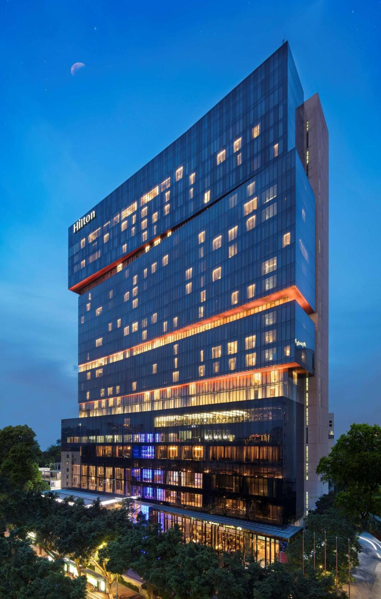 Hilton Guangzhou Tianhe - Free Shuttle Bus And Registration Counter Available During Canton Fair Period Exterior foto Hilton Chengdu