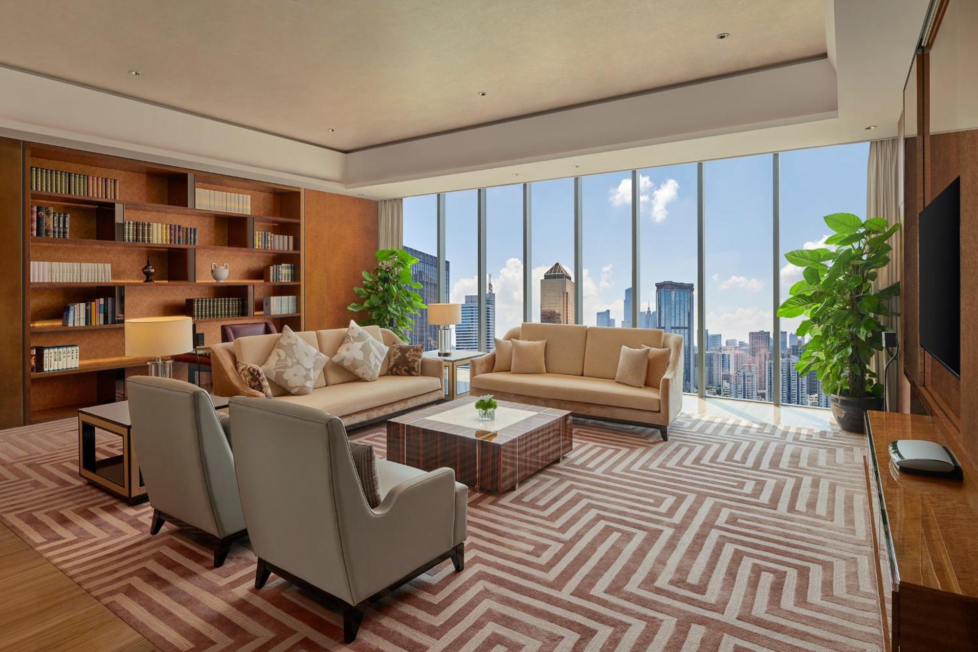 Hilton Guangzhou Tianhe - Free Shuttle Bus And Registration Counter Available During Canton Fair Period Exterior foto A living room in a suite at the hotel