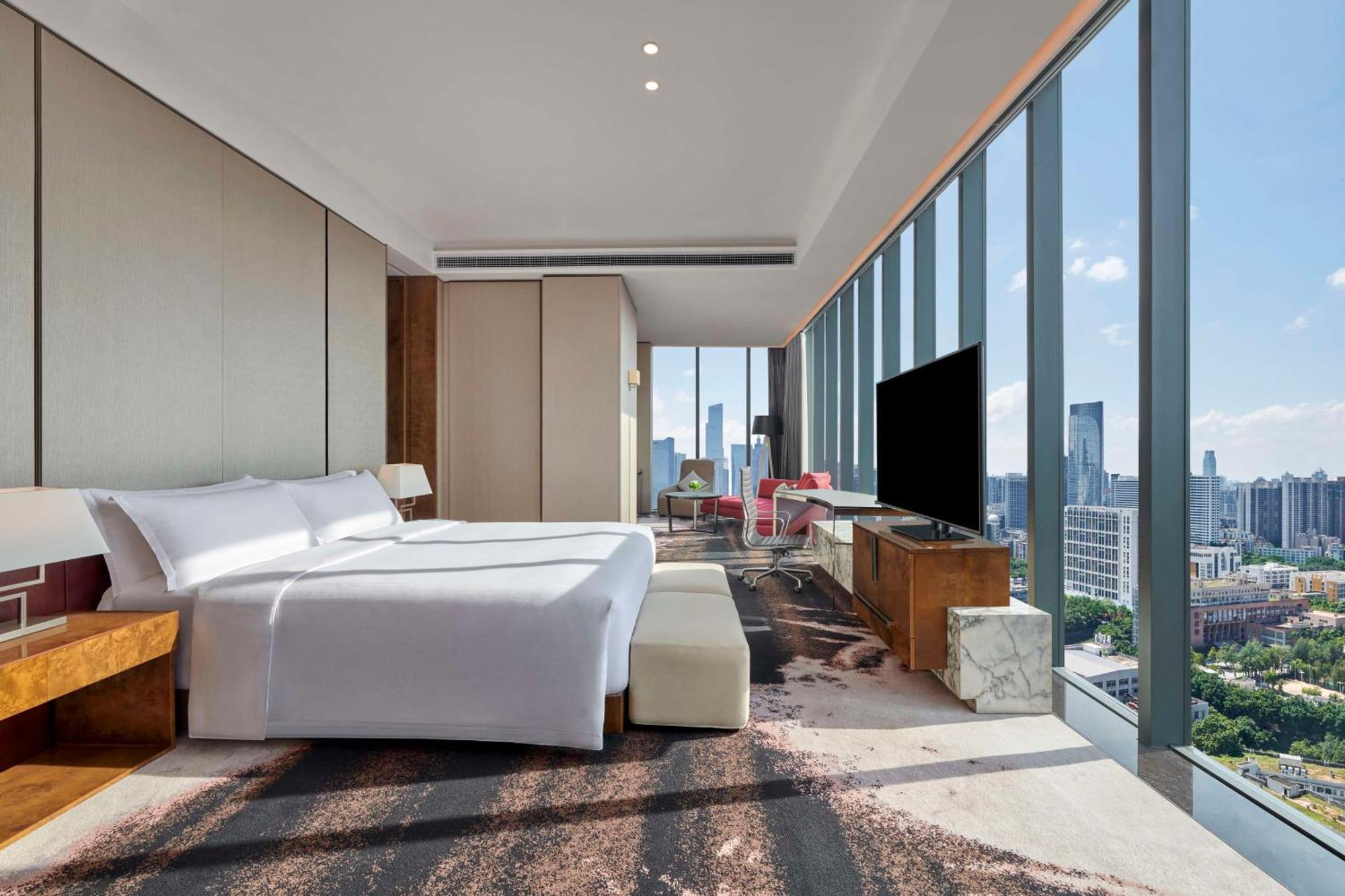 Hilton Guangzhou Tianhe - Free Shuttle Bus And Registration Counter Available During Canton Fair Period Exterior foto