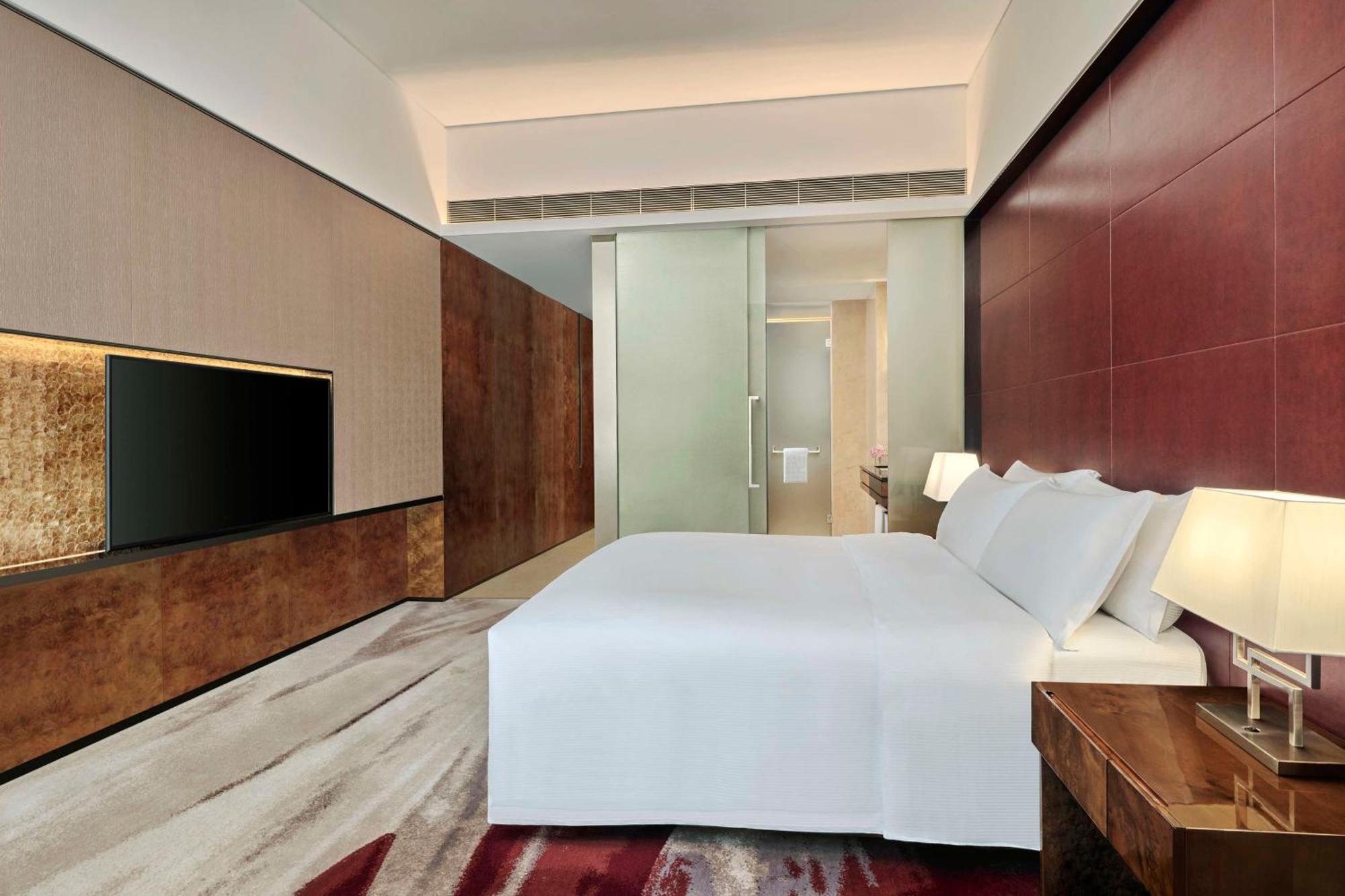 Hilton Guangzhou Tianhe - Free Shuttle Bus And Registration Counter Available During Canton Fair Period Exterior foto